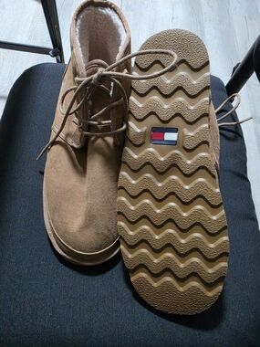 Tommy Hilfiger Tan Suede Chukka Boots
